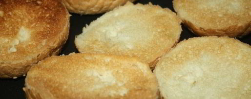 Шаг 2: бургеров с отварным куриным филе и вялеными томатами