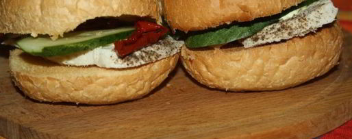 Шаг 6: бургеров с отварным куриным филе и вялеными томатами