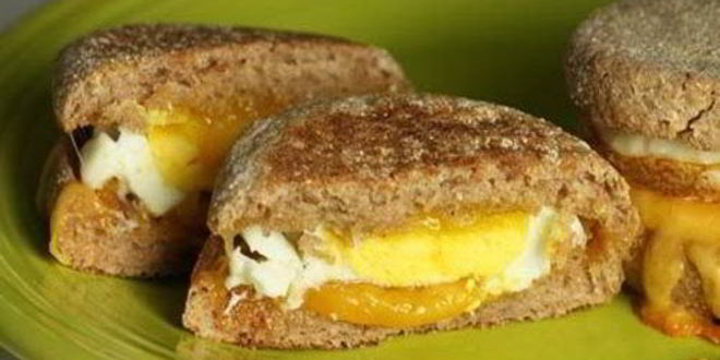 Рецепт бургеров с печеным яйцом и сыром