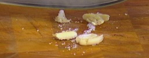 Шаг 1: бургеров с тунцом, луком и помидорами