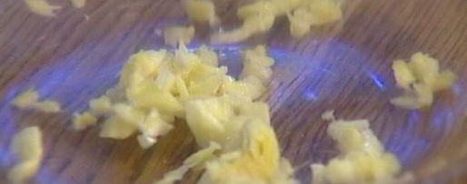 Шаг 2: бургеров с тунцом, луком и помидорами