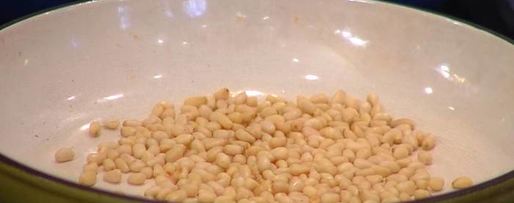 Шаг 2: бургеров с вялеными помидорами на черных булочках