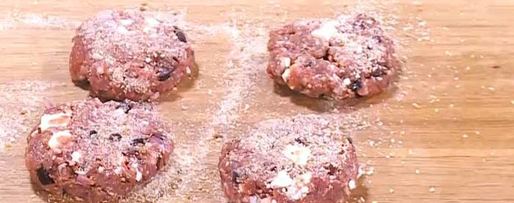 Шаг 12: бургеров с ягнятиной, фетой и оливками