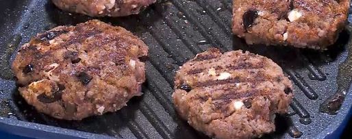 Шаг 13: бургеров с ягнятиной, фетой и оливками