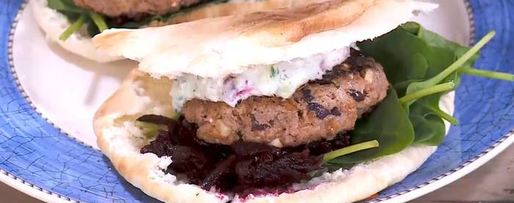 Шаг 16: бургеров с ягнятиной, фетой и оливками