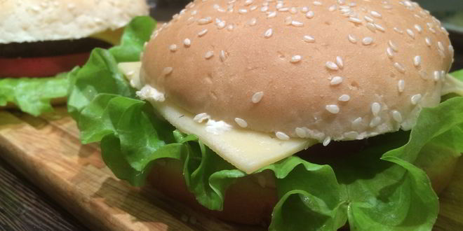 Рецепт гамбургеров с домашними булочками на дрожжах