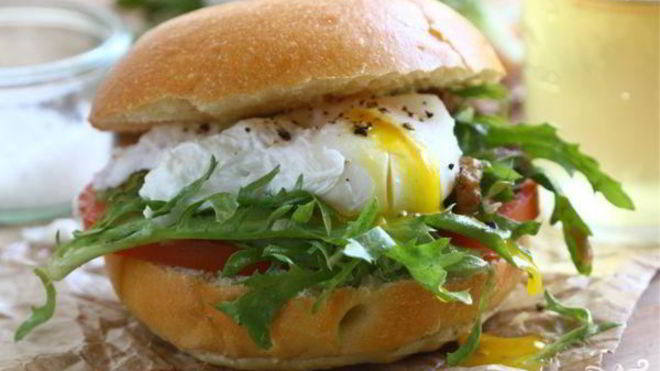 Рецепт Гамбургеров со свининой, яйцами и помидором