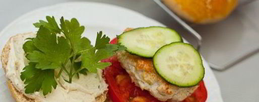 Шаг 8: куриного бургера с булочками из трех видов муки