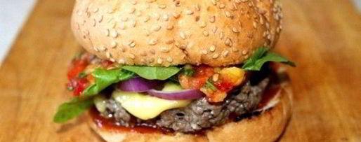 Шаг 5: мексиканского бургера с манговой сальсой и козьим сыром