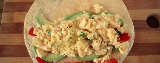 Шаг 11: буррито с авокадо и яичницей-скрэмбл