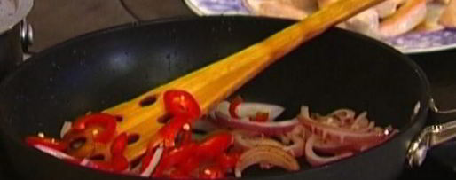 Шаг 5: буррито с индейкой, помидорами и сыром