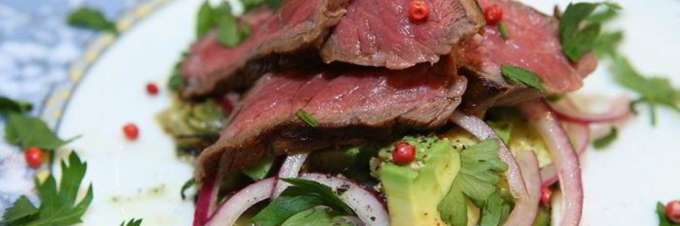 Рецепт Бутерброда из цукини с говядиной и авокадо