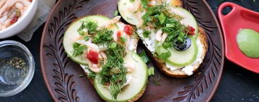 Шаг 8: бутерброда с маринованным кальмаром и яйцом