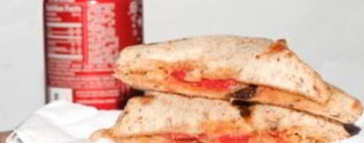 Шаг 4: бутерброда с сыром и колбасой в микроволновке