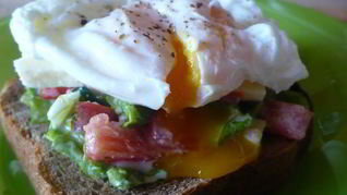 Рецепт Бутерброда с яйцом пашот и овощами