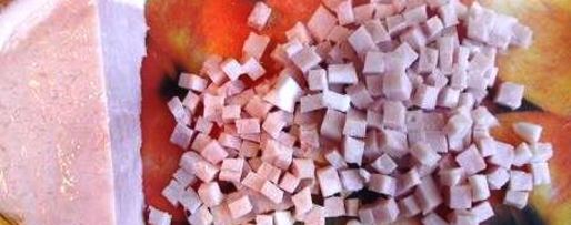 Шаг 1: бутербродного тортика с окороком и яйцом