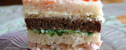 Шаг 9: бутербродного тортика с окороком и яйцом