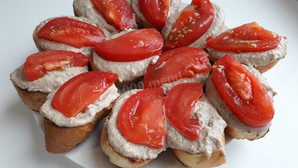 Рецепт Бутербродов с паштетом из шпрот