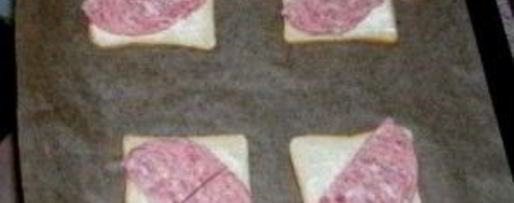 Шаг 1: бутербродов с яйцом и колбасой