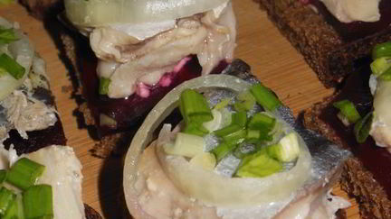 Рецепт Бутербродов со скумбрией быстрого домашнего посола