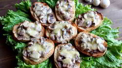 Рецепт Быстрых горячих бутербродов с грибами и сыром