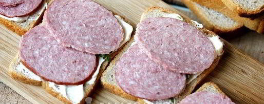 Шаг 2: горячих бутербродов с колбасой, сыром и помидорами