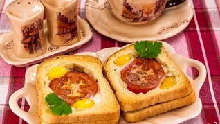 Рецепт Горячих бутербродов с окороком, помидорами и яйцами