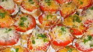 Рецепт Горячих бутербродов с помидором сыром и чесноком la tartine