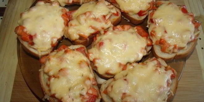 Рецепт горячих бутербродов с сосисками