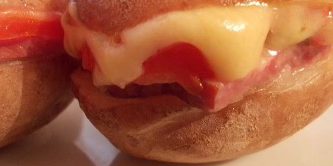 Рецепт закусочного горячего бутерброда из картофеля