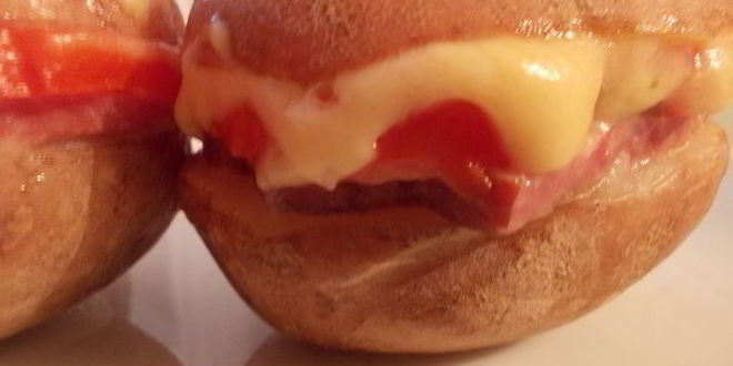 Рецепт закусочного горячего бутерброда из картофеля