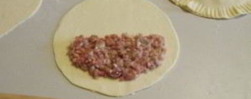 Шаг 5: чебуреков из слоеного бездрожжевого теста