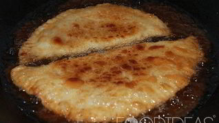 Рецепт Чебуреков из слоеного теста