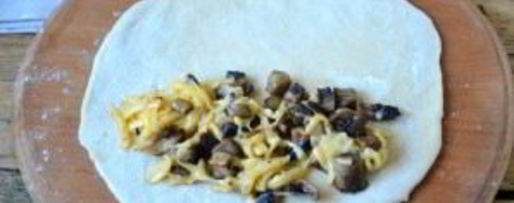 Шаг 6: чебуреков с грибами и сыром