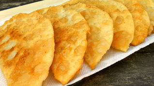 Рецепт Чебуреков с куриным фаршем и сыром