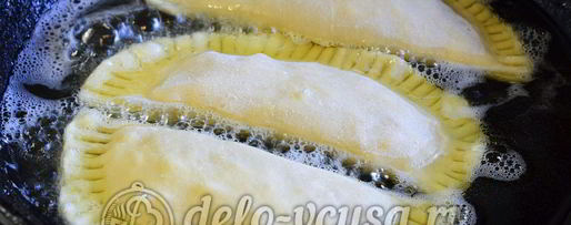 Шаг 12: чебуреков с мясом и сыром