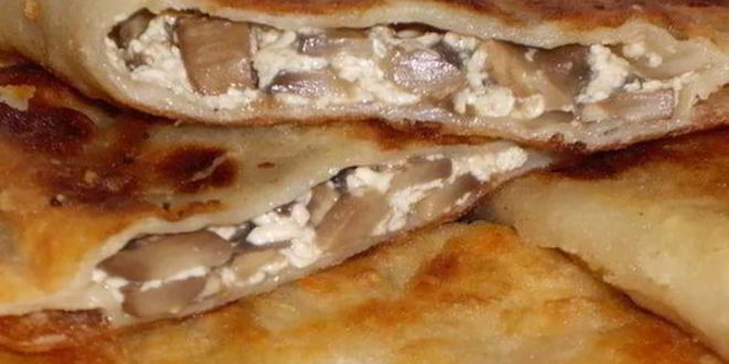 Рецепт домашних чебуреков с курицей и сыром