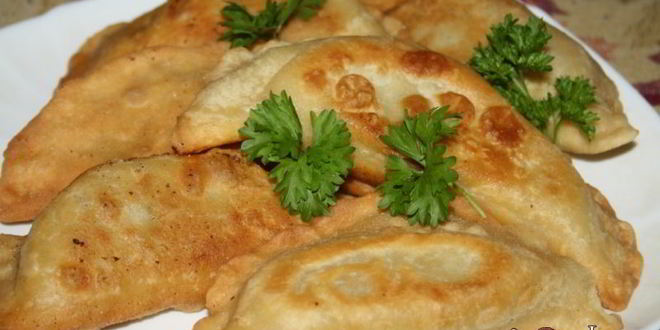 Рецепт сочных хрустящих чебуреков со свининой