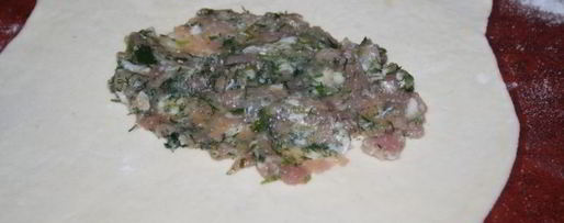 Шаг 5: сочных хрустящих чебуреков со свининой