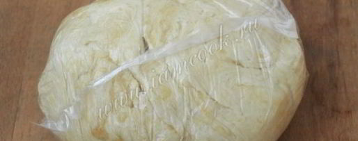 Шаг 5: теста для чебуреков на воде и маргарине