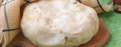 Шаг 7: теста для чебуреков на воде и маргарине