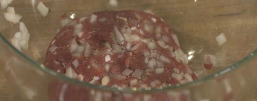 Шаг 2: чизбургера с беконом и дижонским соусом