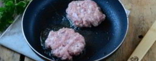 Шаг 1: чизбургера с гренками и яйцом