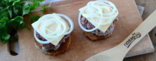 Шаг 3: чизбургера с гренками и яйцом