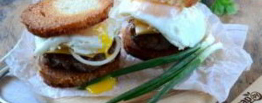 Шаг 5: чизбургера с гренками и яйцом