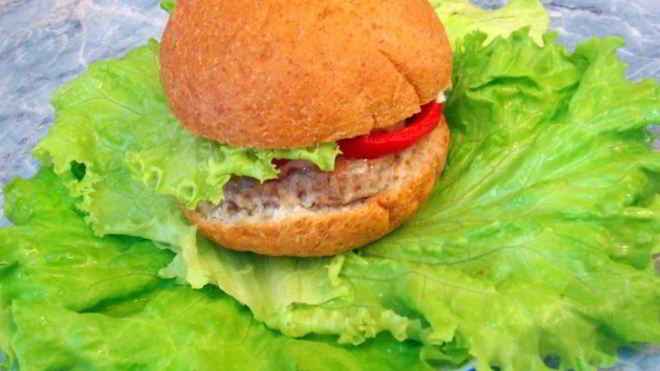 Рецепт Чизбургера с котлетой и запеченными овощами