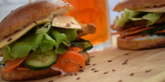 Рецепт чизбургера с курицей и домашней булочкой