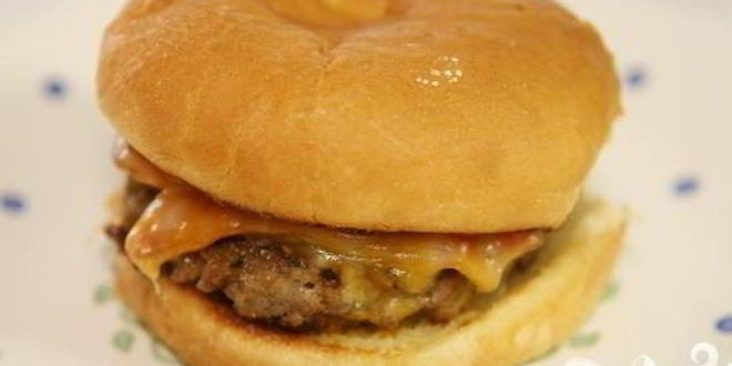 Рецепт чизбургеров с говядиной, беконом и сыром