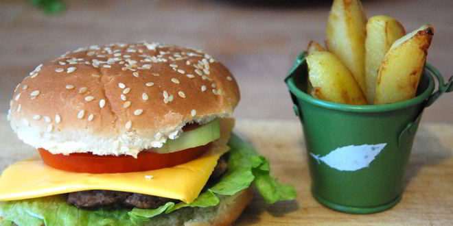 Рецепт домашних чизбургеров с солеными огурцами