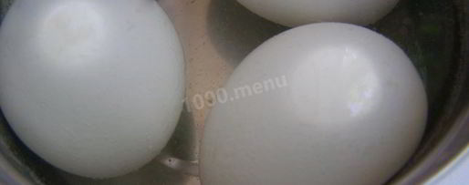Шаг 1: фаршированных кальмаров с рисом и яйцом